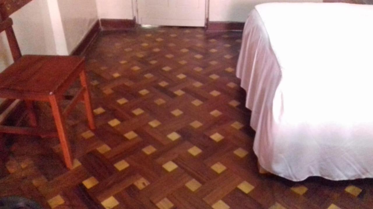 טרוחיו Hostal Virrey & Tours מראה חיצוני תמונה