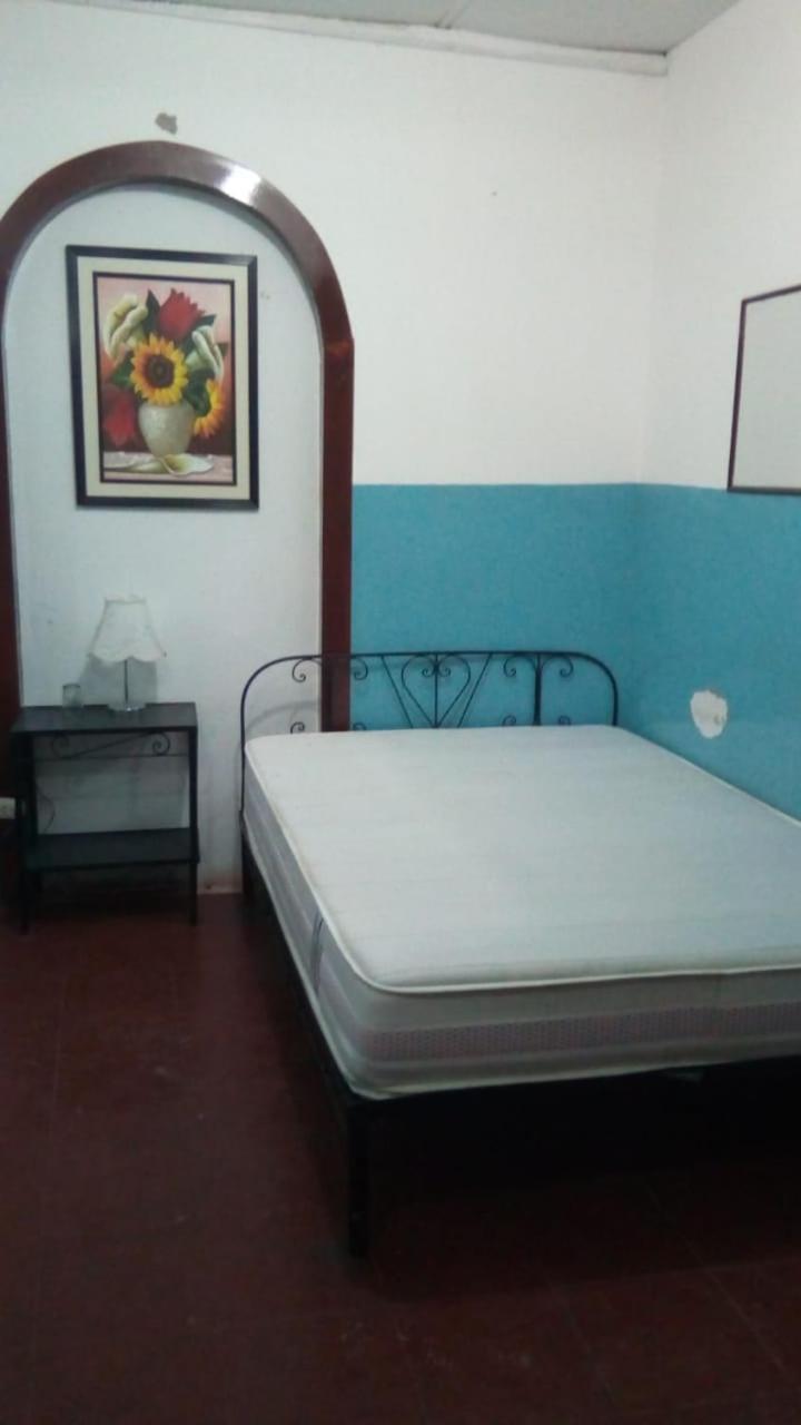 טרוחיו Hostal Virrey & Tours מראה חיצוני תמונה